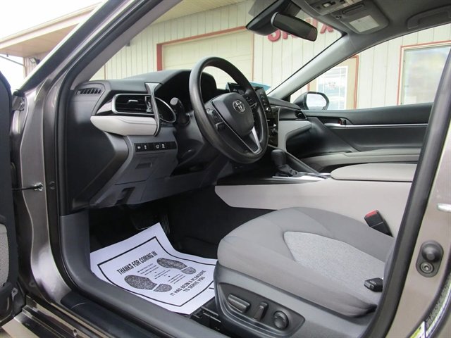 Used 2023 Toyota Camry LE AWD/4WD image 11