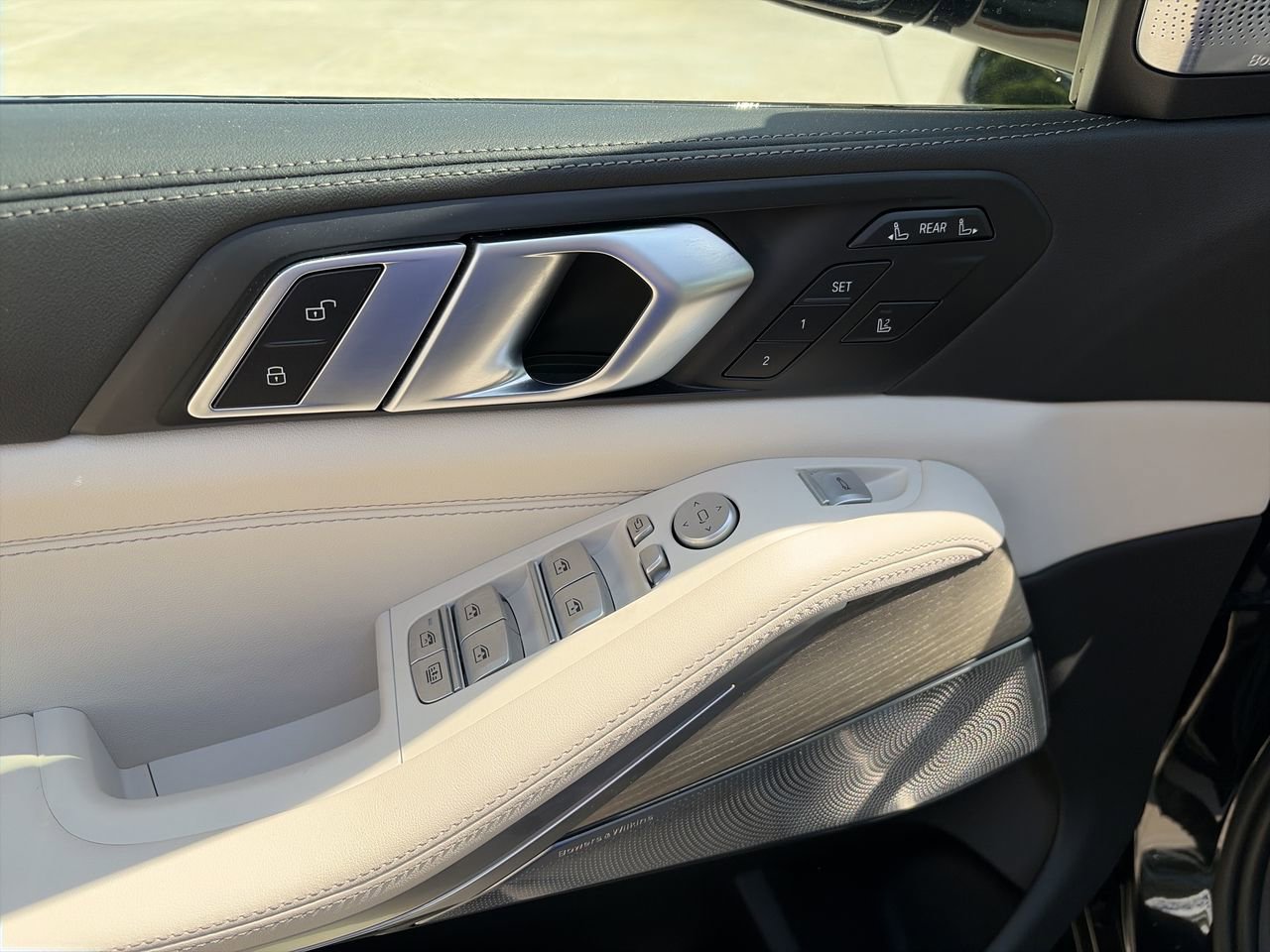 Certified 2025 BMW X7 M60i AWD/4WD image 14