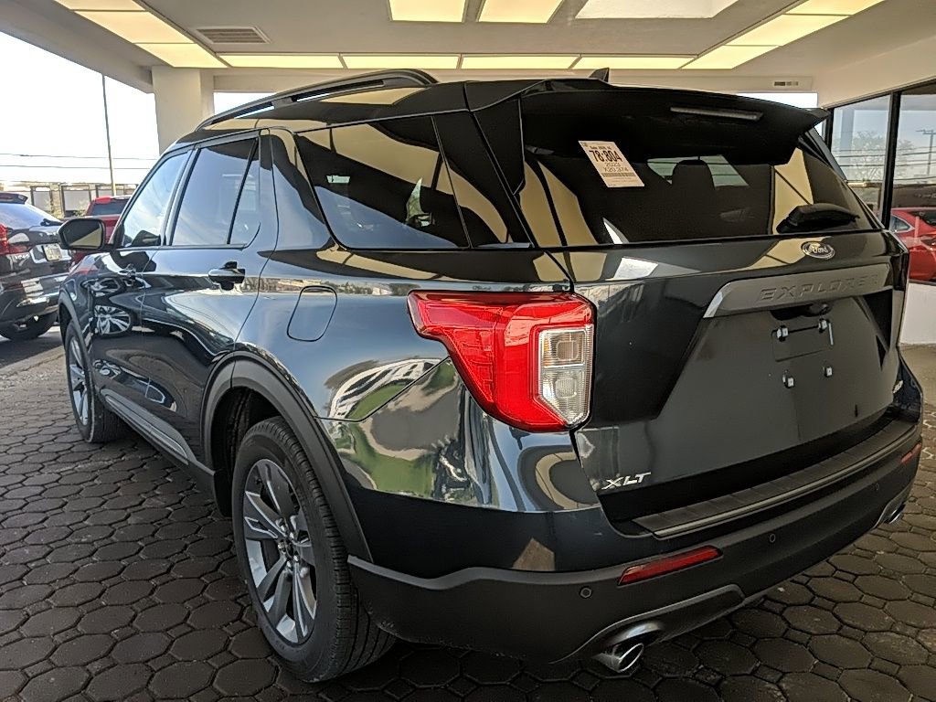 Used 2023 Ford Explorer XLT w/ Equipment Group 202A image 10