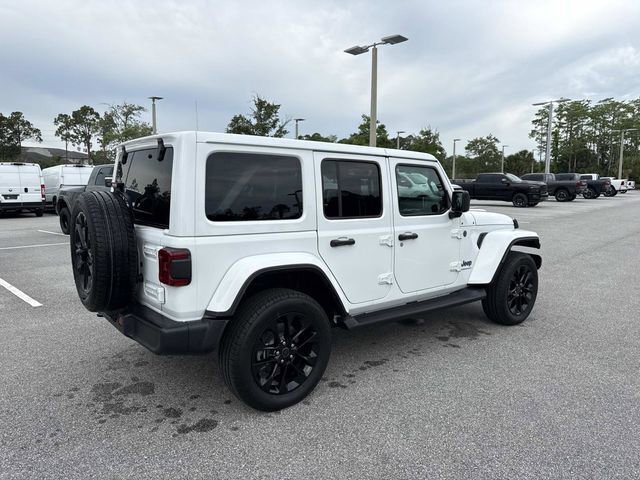 Used 2025 Jeep Wrangler Unlimited Sahara AWD/4WD image 3