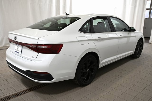 New 2025 Volkswagen Jetta SE image 12