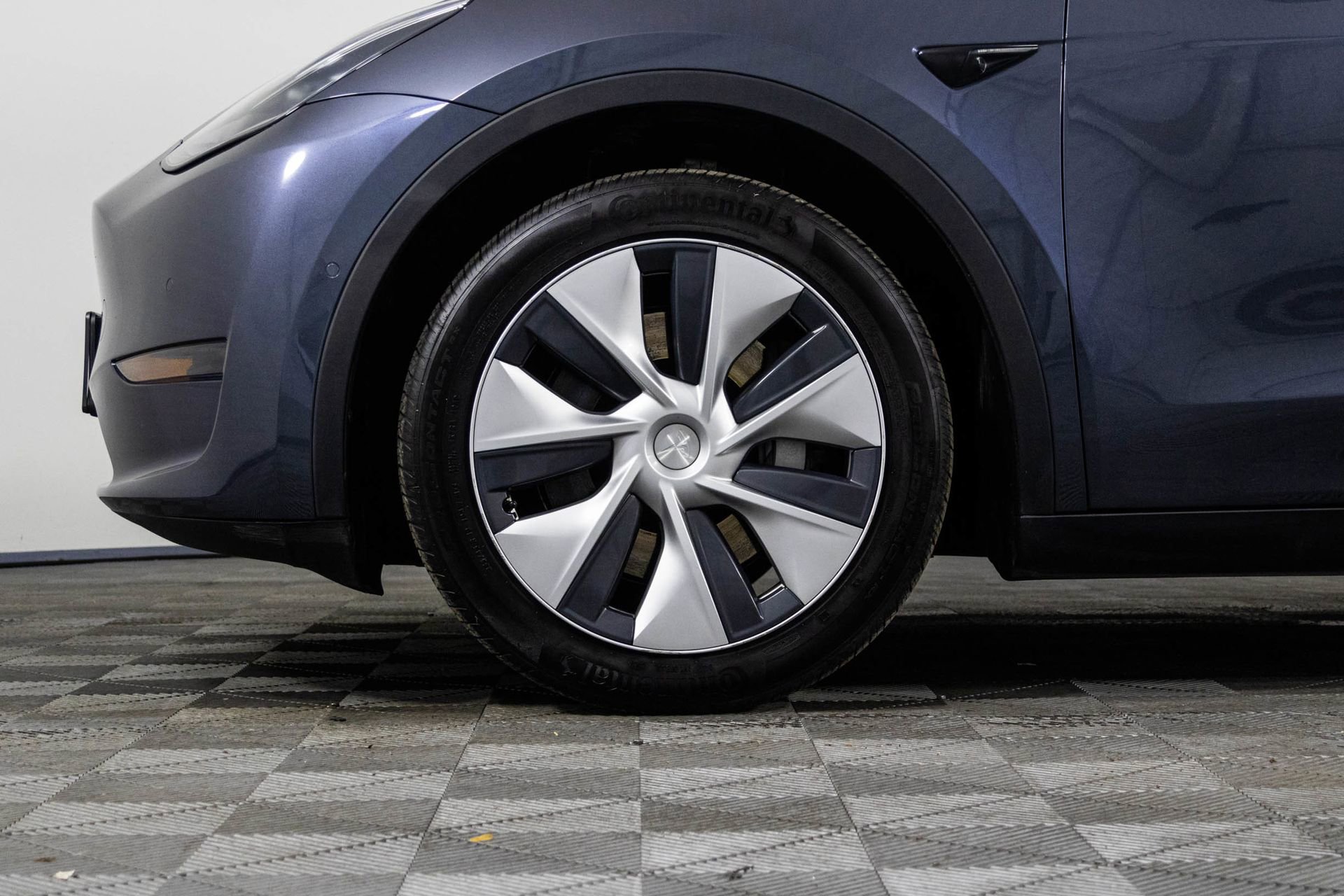 Used 2020 Tesla Model Y Long Range image 46