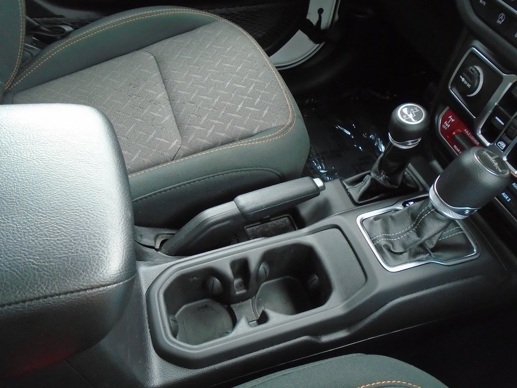 Used 2026 Jeep Gladiator Mojave AWD/4WD image 14