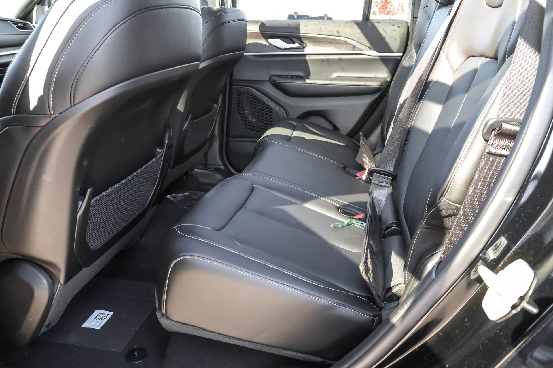 New 2025 Jeep Grand Cherokee Limited w/ Black Appearance Package image 14