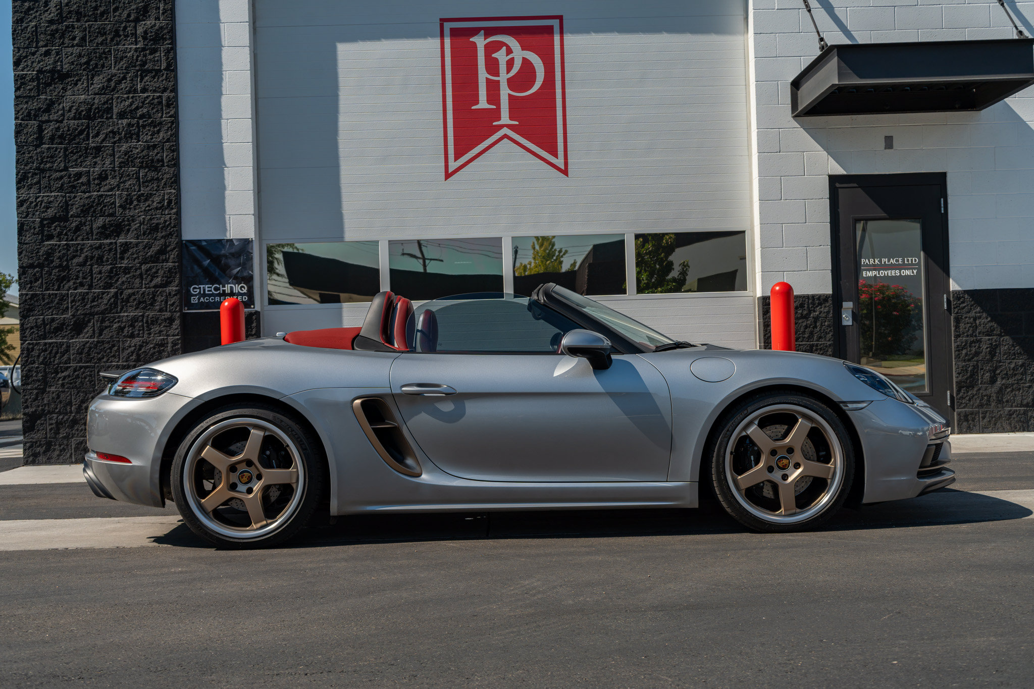 Used 2021 Porsche 718 Boxster RWD image 25
