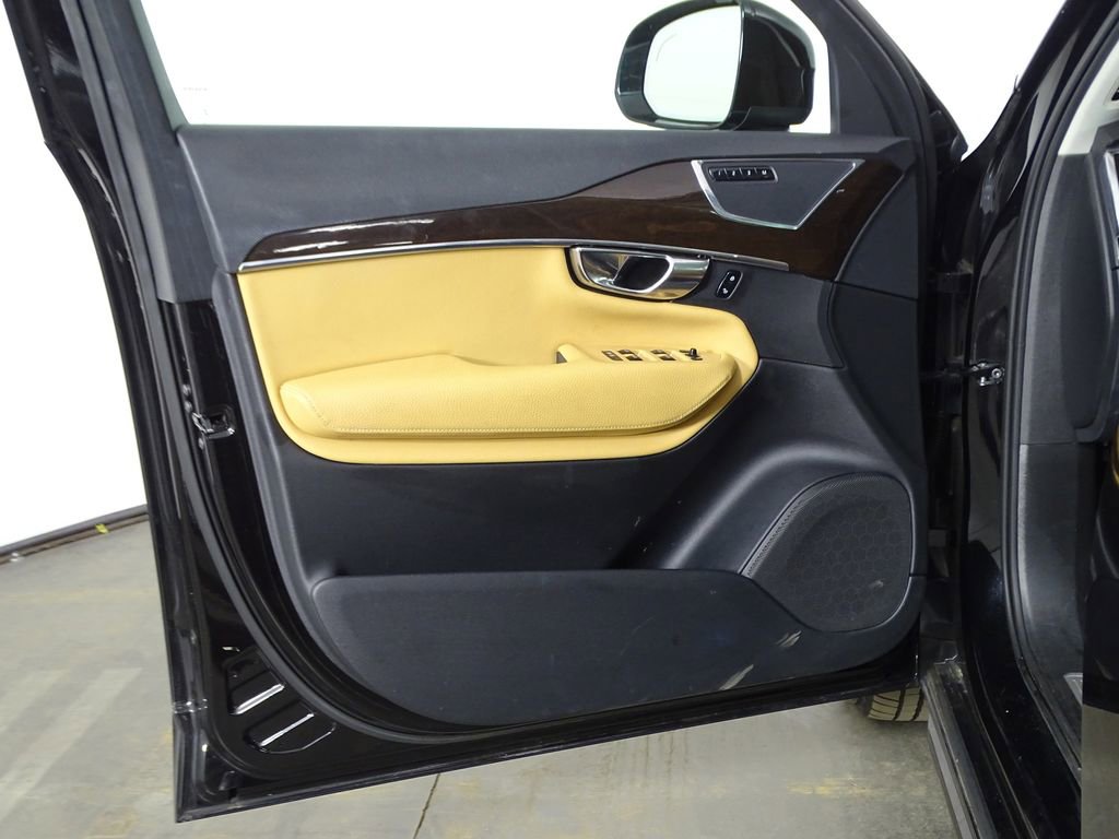 Used 2016 Volvo XC90 T6 Momentum w/ Protection Package Plus image 18