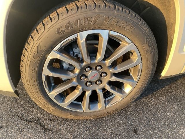 Used 2022 GMC Acadia Denali w/ Denali Ultimate Package AWD/4WD image 6
