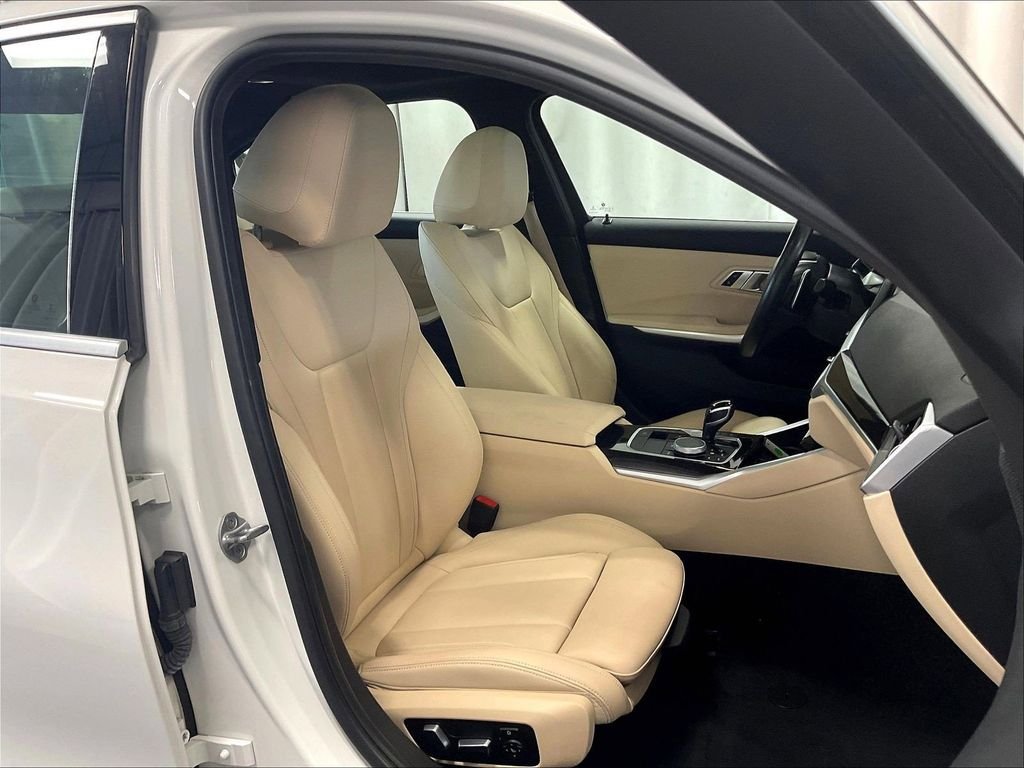 Used 2019 BMW 330i xDrive Sedan w/ Premium Package AWD/4WD image 11