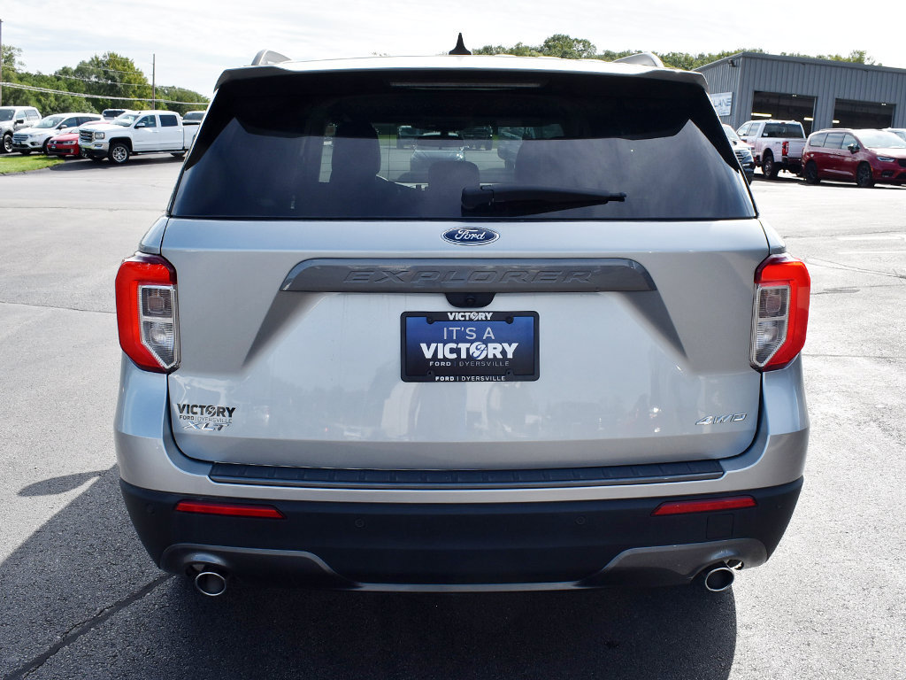 Used 2024 Ford Explorer XLT w/ Equipment Group 202A AWD/4WD image 27