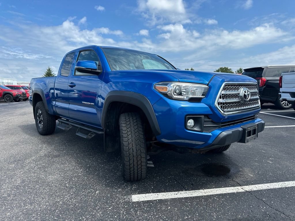 Used 2016 Toyota Tacoma TRD Off-Road w/ Towing Package AWD/4WD image 13