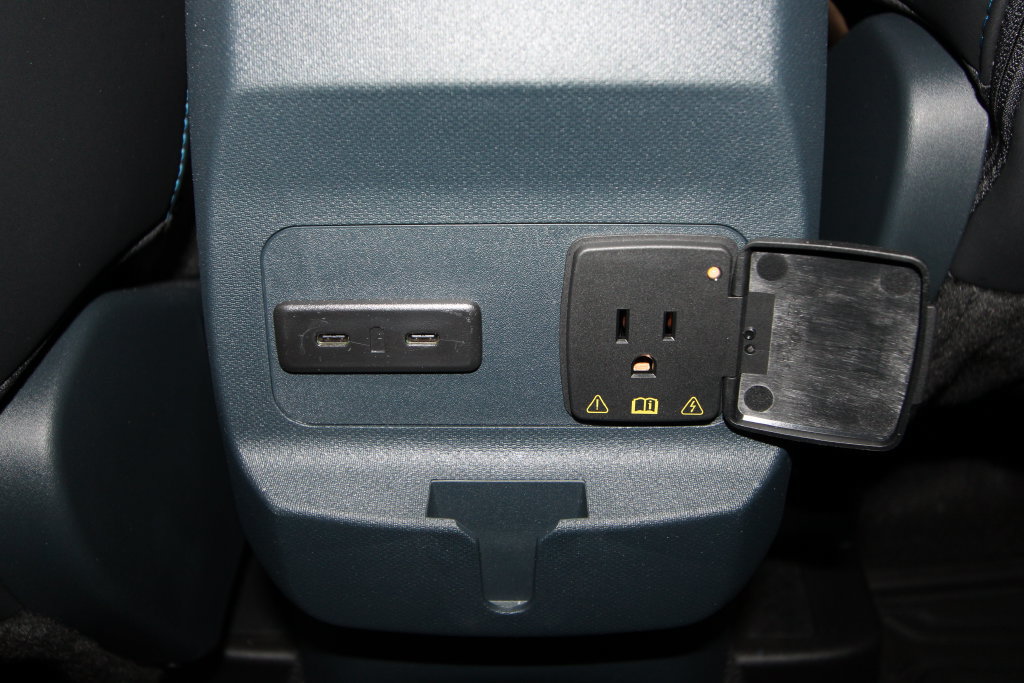 Used 2025 Ford Maverick Lobo AWD/4WD image 30