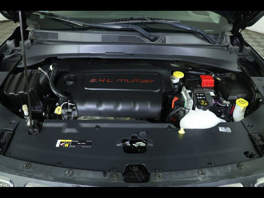 Used 2022 Jeep Compass Latitude image 17