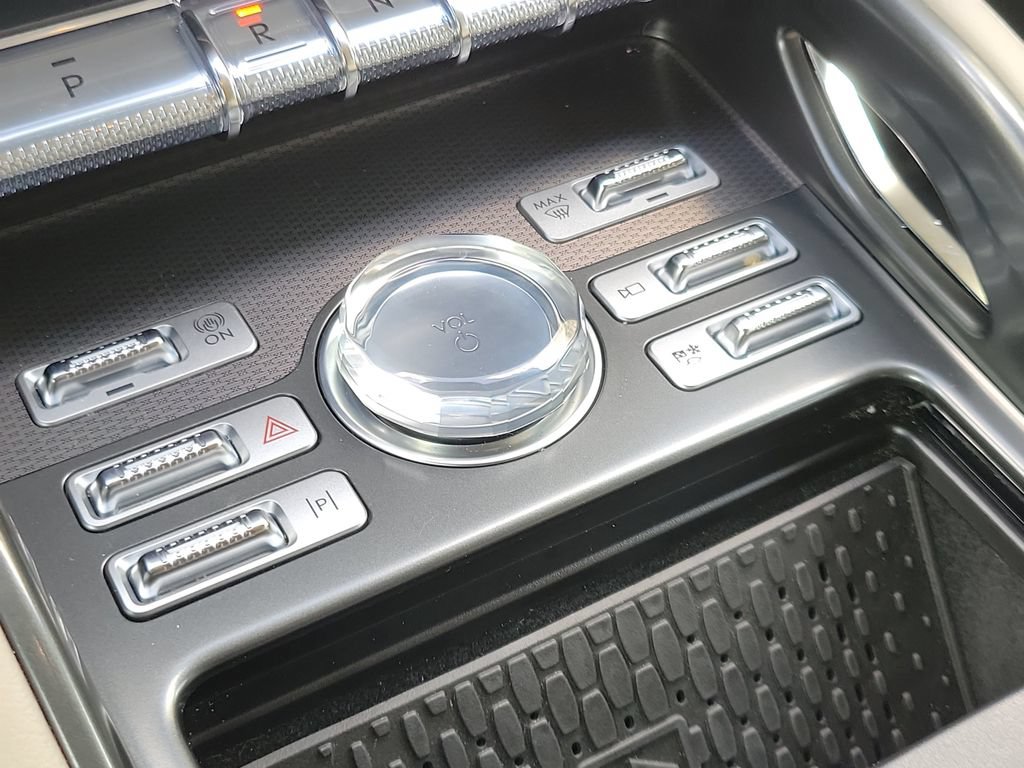 Certified 2024 Lincoln Nautilus Premier AWD/4WD image 28
