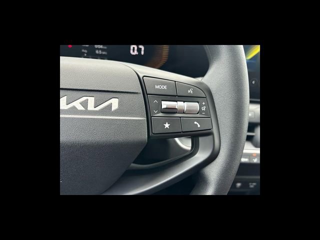 New 2025 Kia K4 LXS image 16
