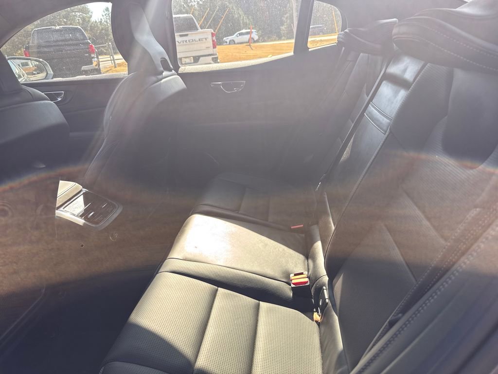 Used 2020 Volvo S60 T5 Inscription image 31