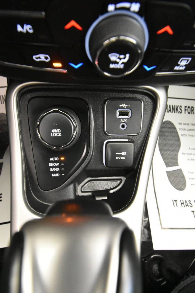 Used 2021 Jeep Compass Latitude AWD/4WD image 23