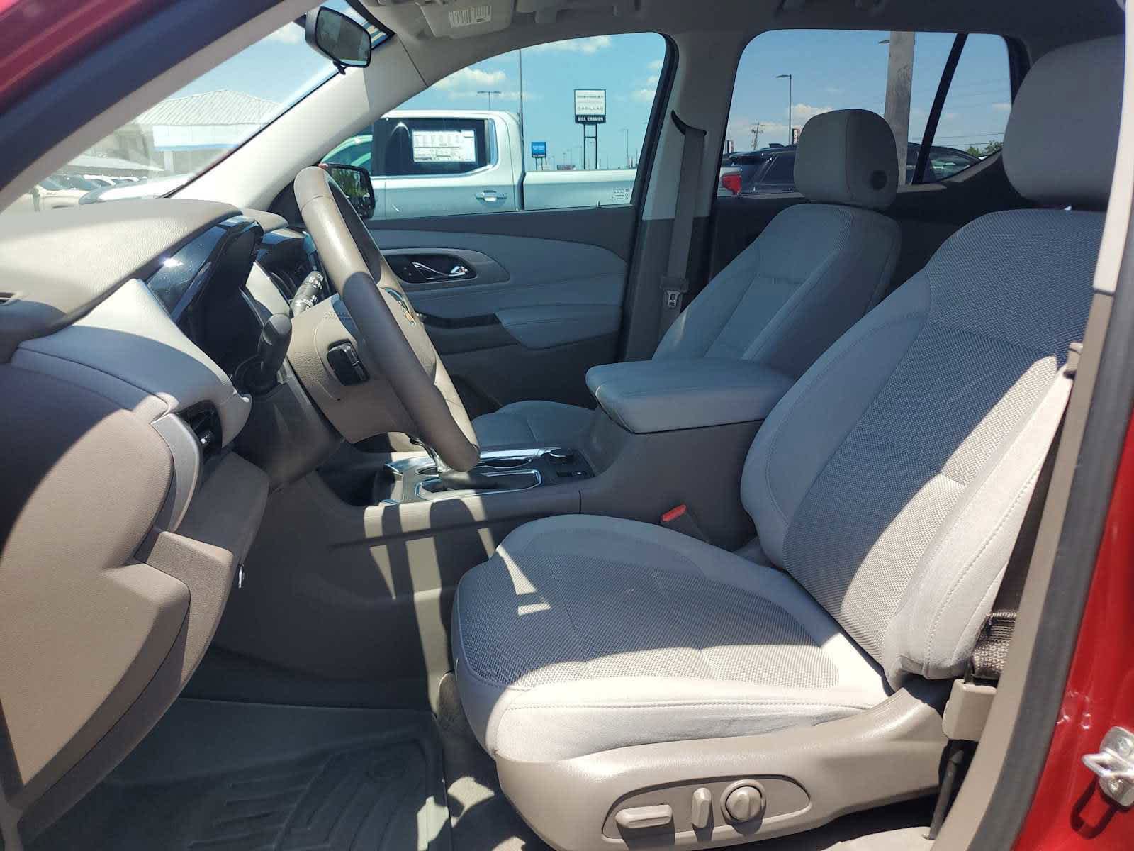 Used 2019 Chevrolet Traverse LT FWD image 15