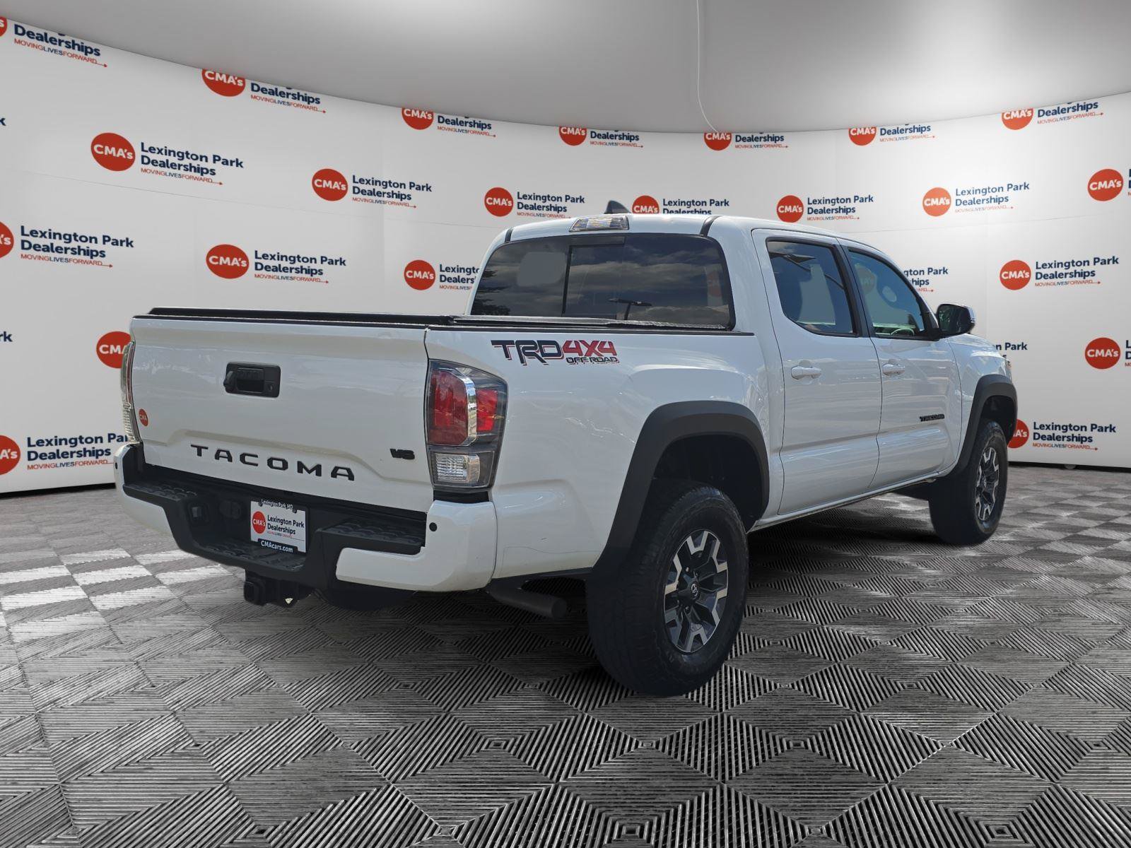 Used 2022 Toyota Tacoma TRD Off-Road w/ Technology Package AWD/4WD image 7