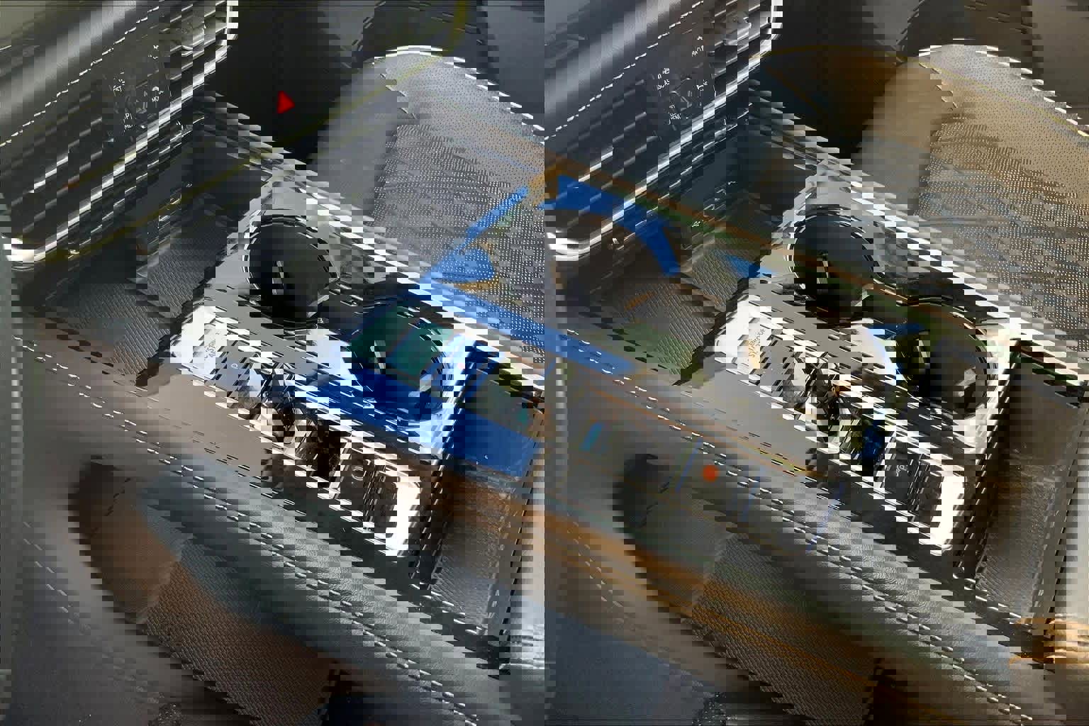 Used 2024 Volkswagen Atlas SEL Premium R-Line image 17