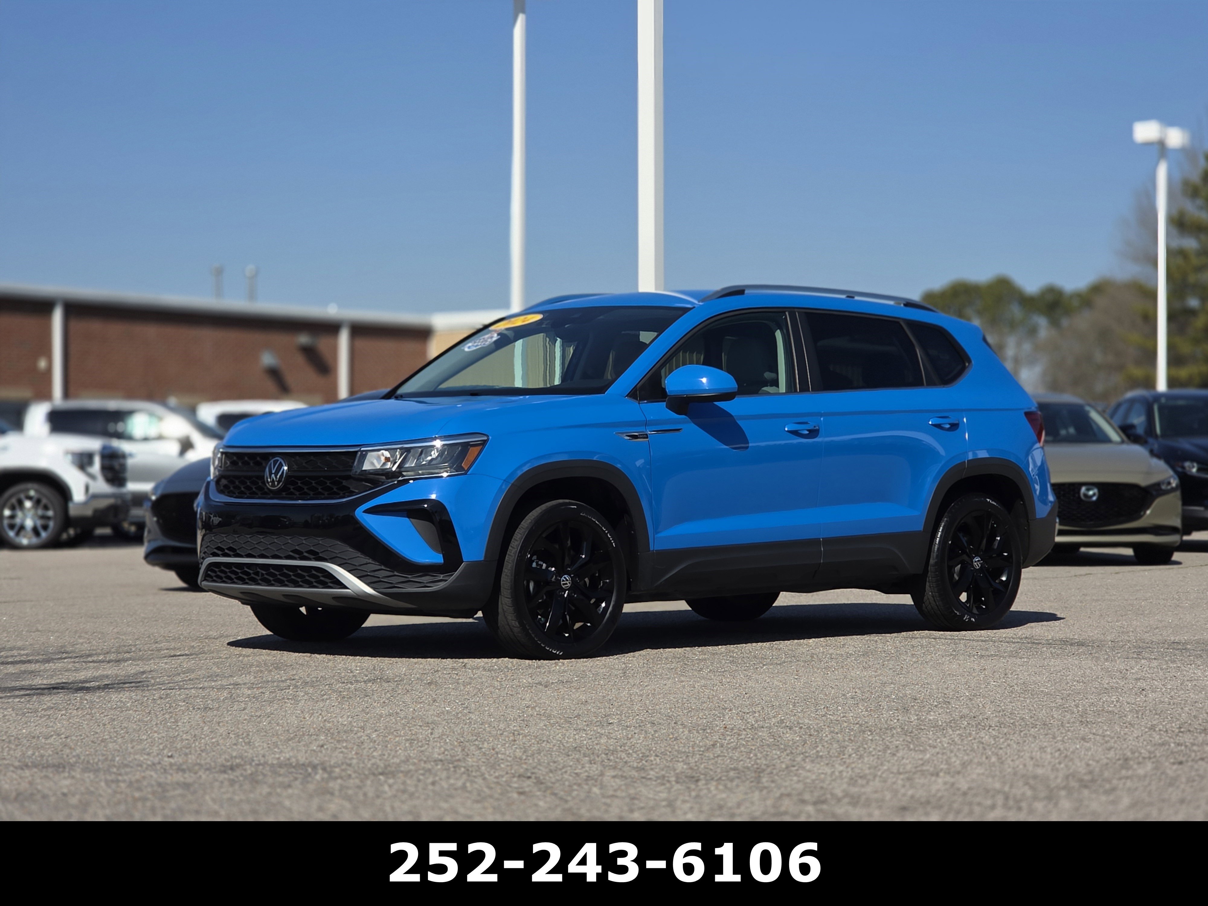 Used 2024 Volkswagen Taos SE FWD image 3