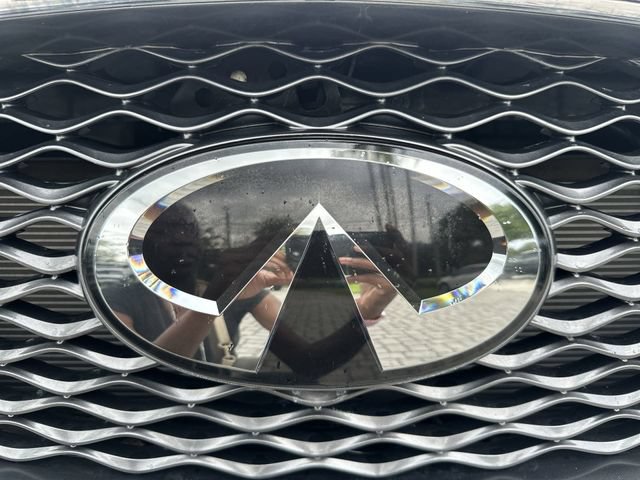 Used 2023 INFINITI QX50 Luxe w/ Accent Package FWD image 10
