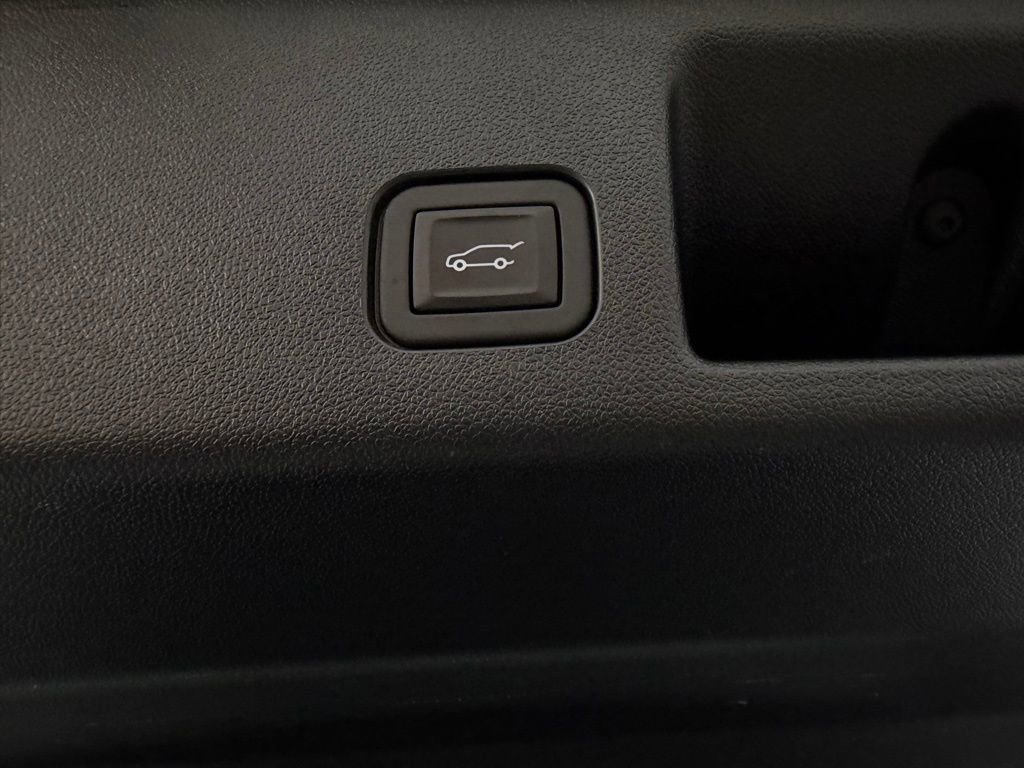 Used 2024 Chevrolet Equinox EV RS image 29