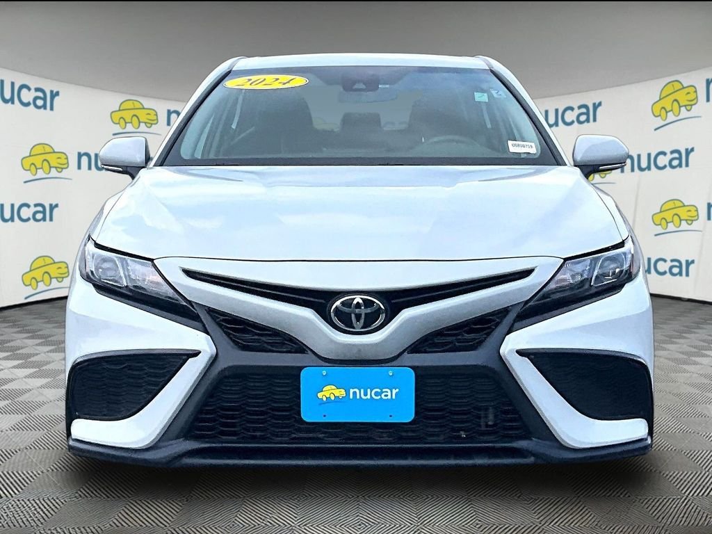 Used 2024 Toyota Camry SE FWD image 2