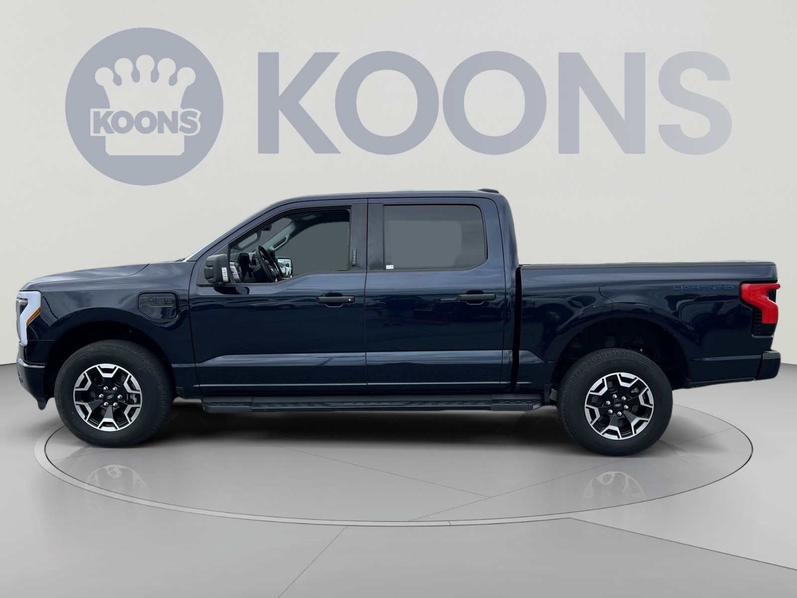 Used 2023 Ford F150 Lightning XLT AWD/4WD image 2
