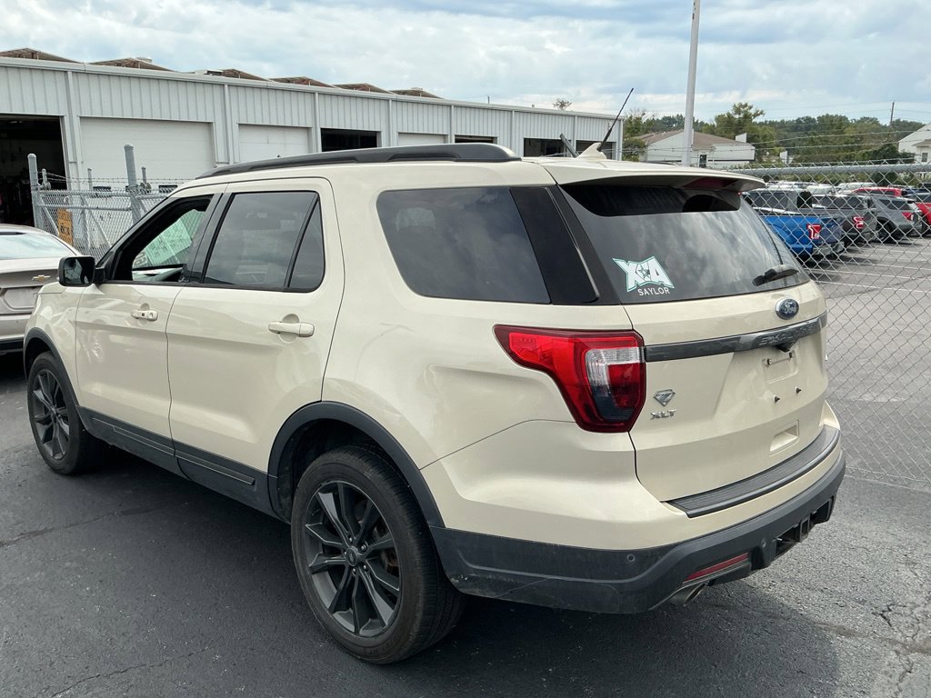 Used 2018 Ford Explorer XLT w/ XLT Appearance Package AWD/4WD image 8