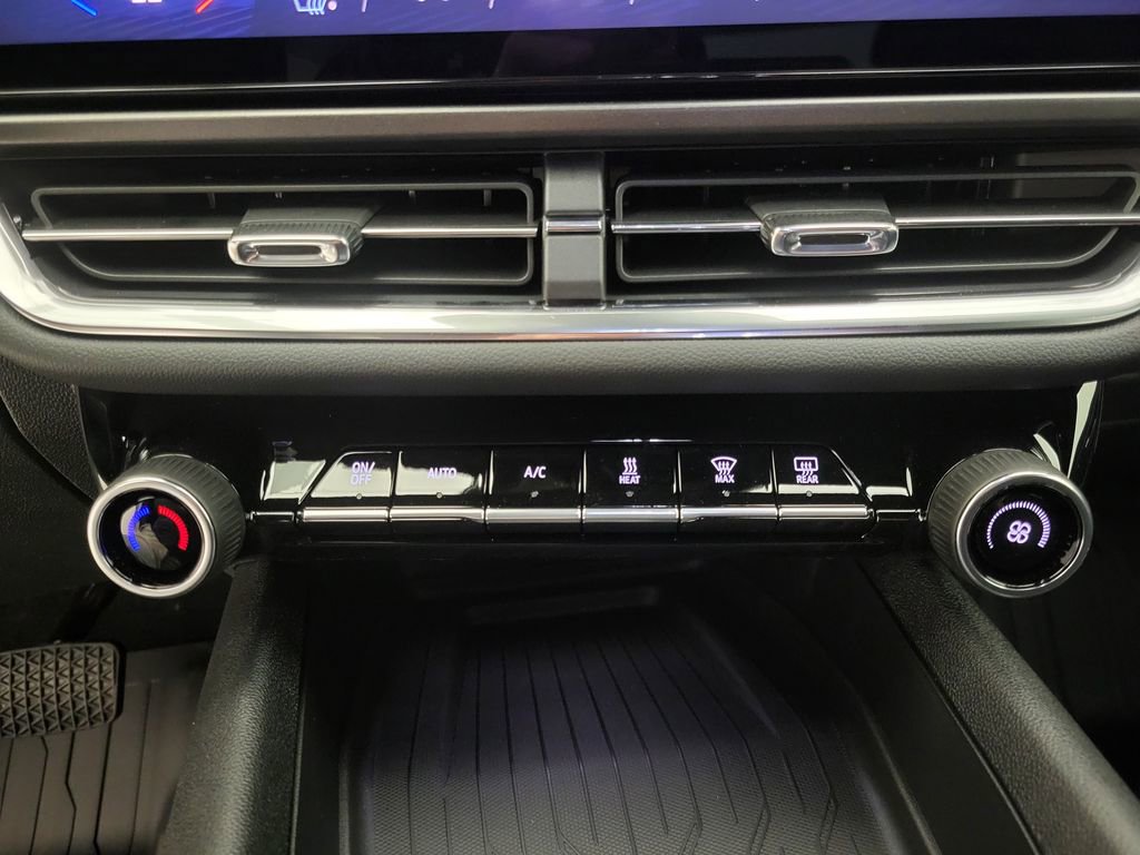 New 2026 Chevrolet Equinox EV LT image 31