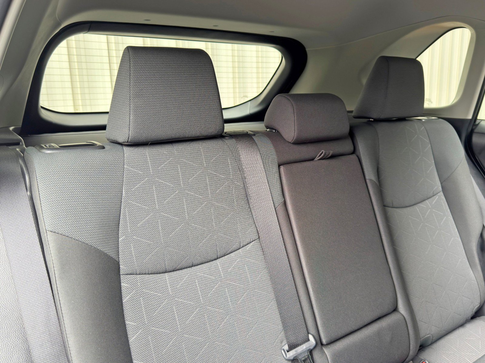 Used 2024 Toyota RAV4 XLE FWD image 32