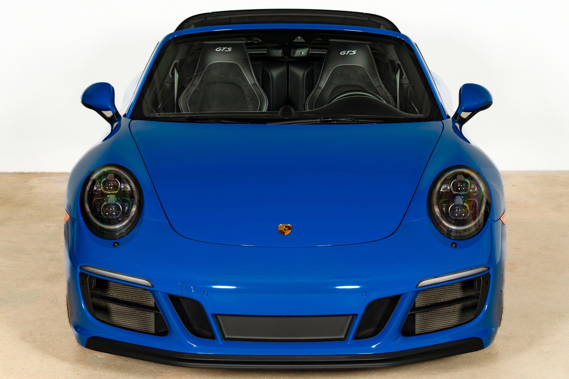 Used 2018 Porsche 911 Targa 4 GTS image 3