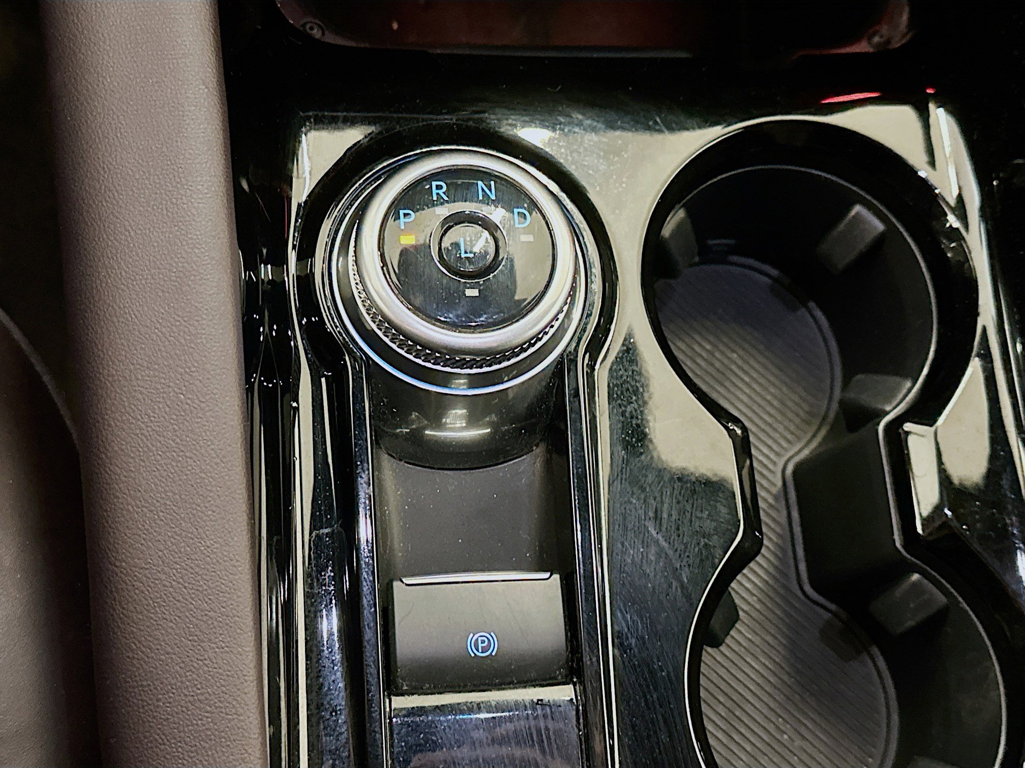 Used 2025 Ford Explorer Platinum w/ LUX Leather Package AWD/4WD image 25