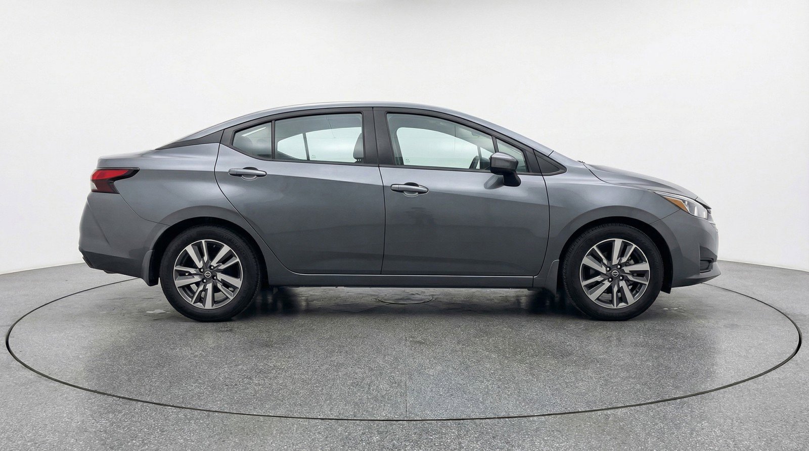 Used 2025 Nissan Versa SV image 11