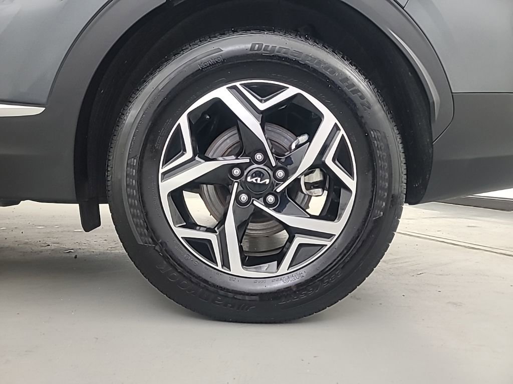 Used 2025 Kia Sportage LX image 10