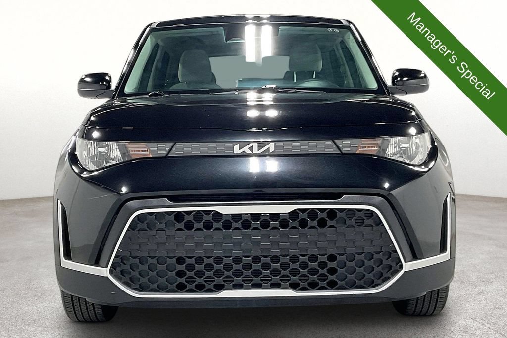 Used 2025 Kia Soul LX w/ LX Technology Package FWD image 4