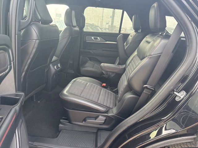 Used 2025 Ford Explorer ST-Line w/ Premium Package image 16