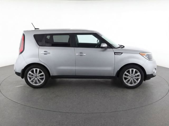 Used 2017 Kia Soul + FWD image 8