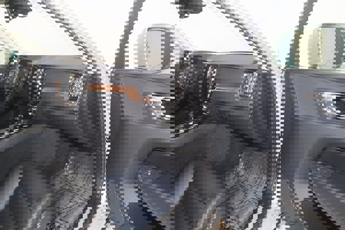 Used 2023 Volvo XC60 B5 Plus w/ Climate Package image 42