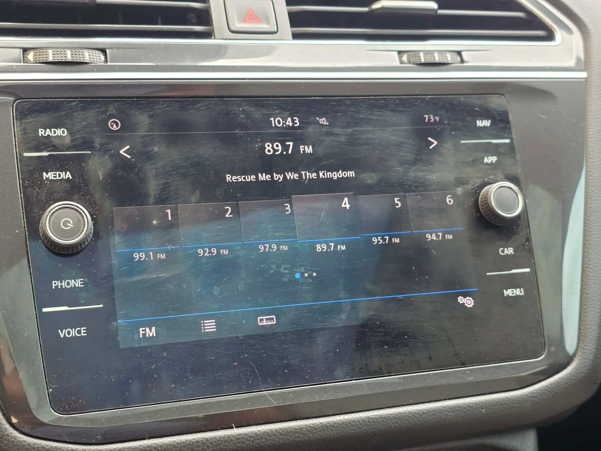 Used 2018 Volkswagen Tiguan SEL Premium image 24