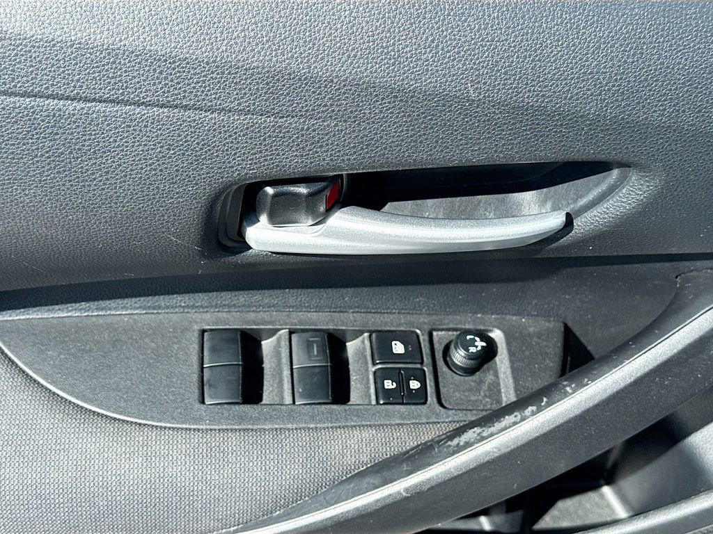 Used 2021 Toyota Corolla LE FWD image 14