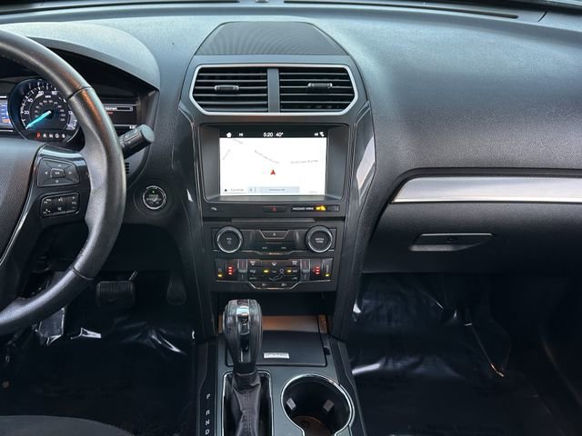 Used 2018 Ford Explorer XLT w/ Equipment Group 202A image 13