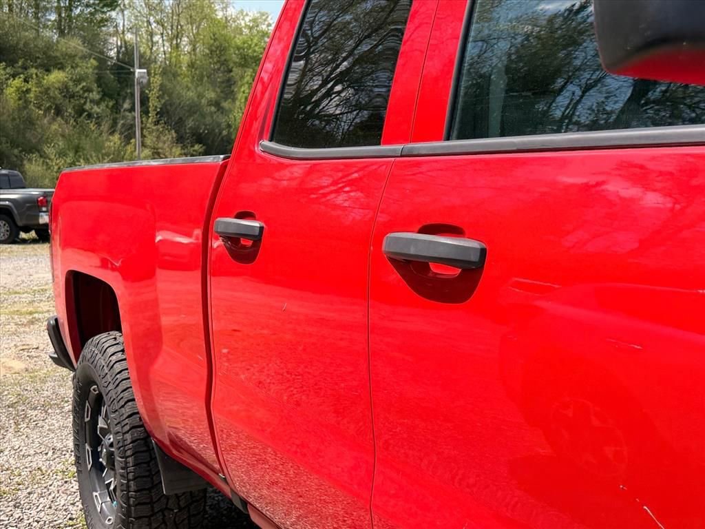 Used 2017 Chevrolet Silverado 1500 Custom w/ Custom Convenience Package AWD/4WD image 15