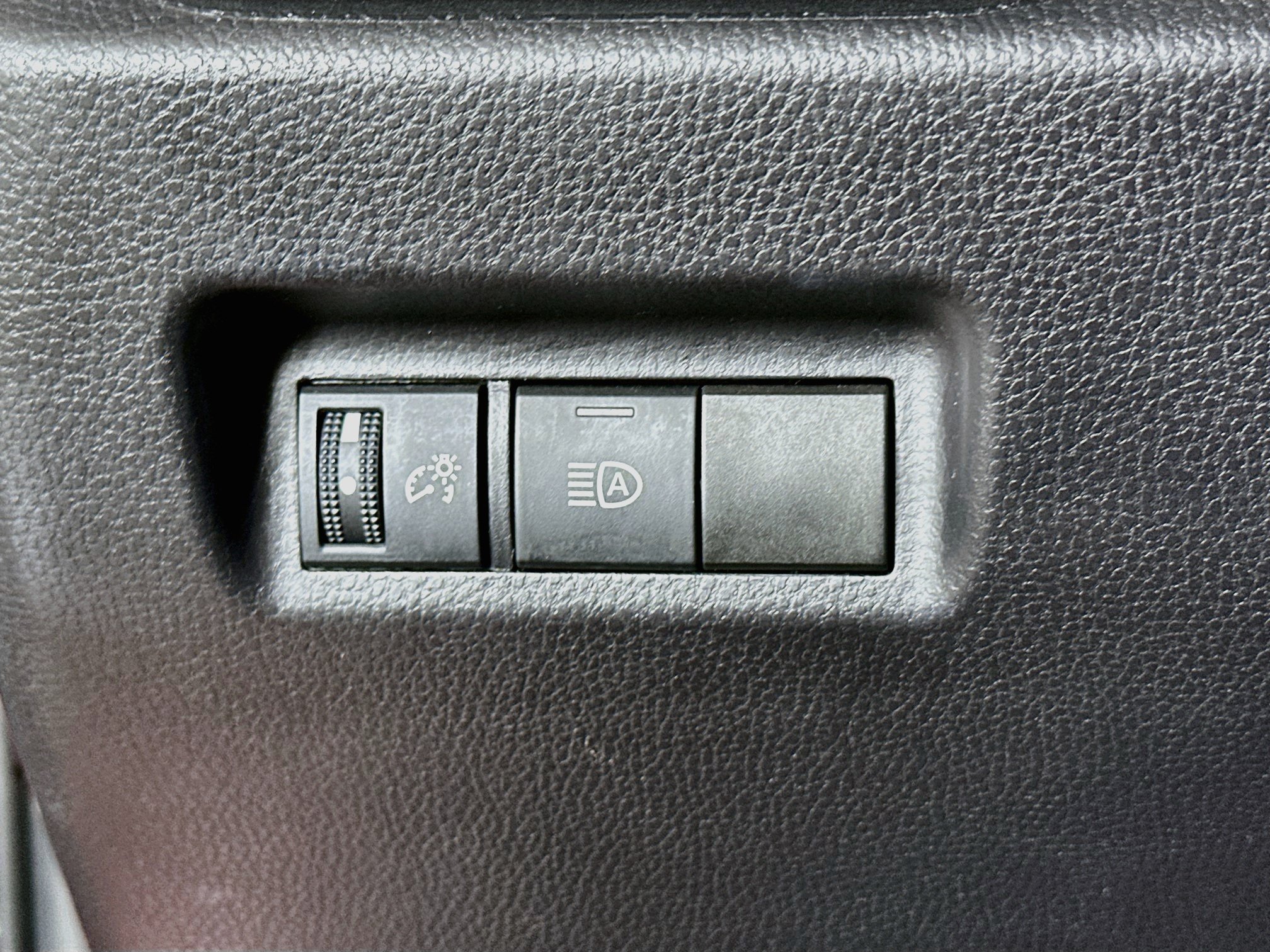 Used 2025 Toyota RAV4 LE FWD image 17