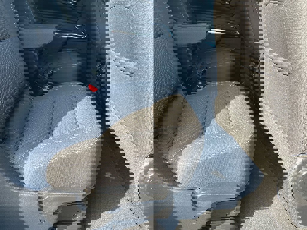 Used 2025 Chevrolet Traverse LT image 23