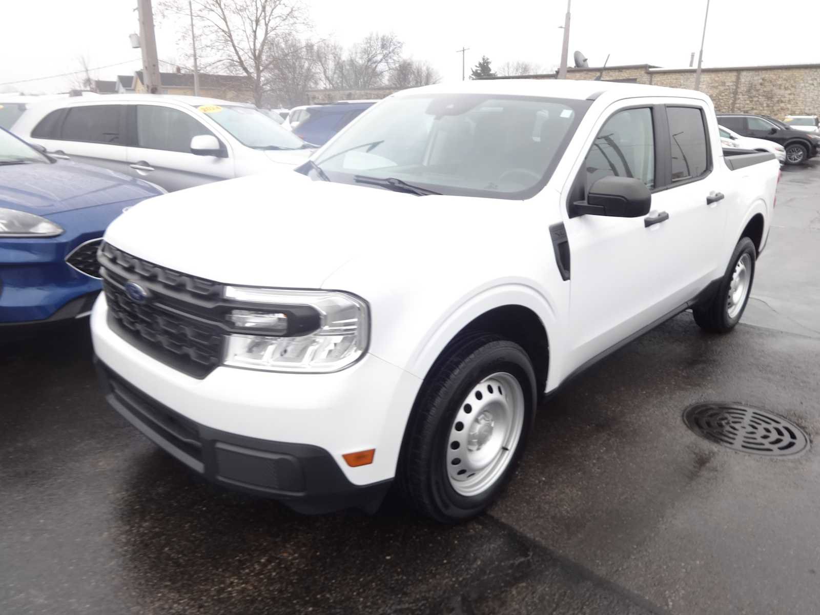 Used 2022 Ford Maverick XL image 3