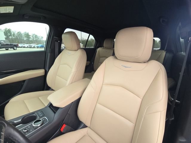 Used 2024 Cadillac XT4 Luxury w/ Cold Weather Package image 23