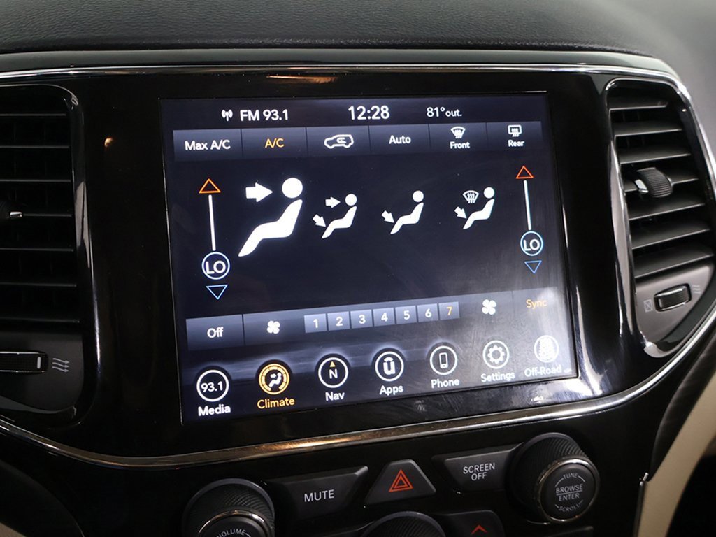 Used 2022 Jeep Grand Cherokee Laredo E image 42