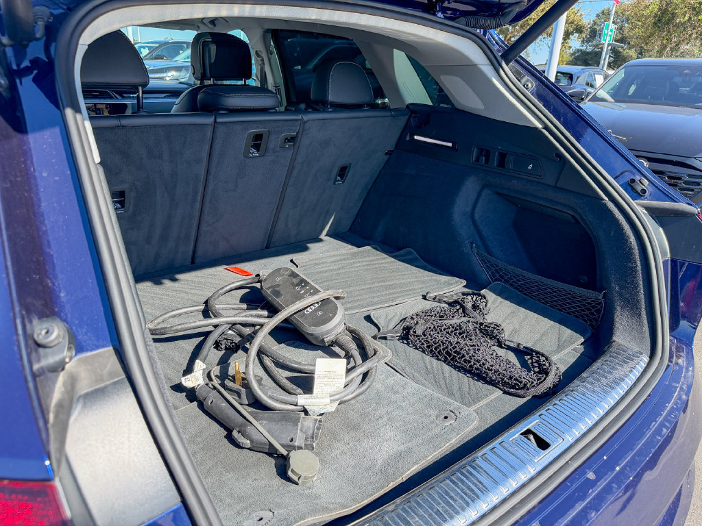 Used 2021 Audi e-tron Prestige AWD/4WD image 27
