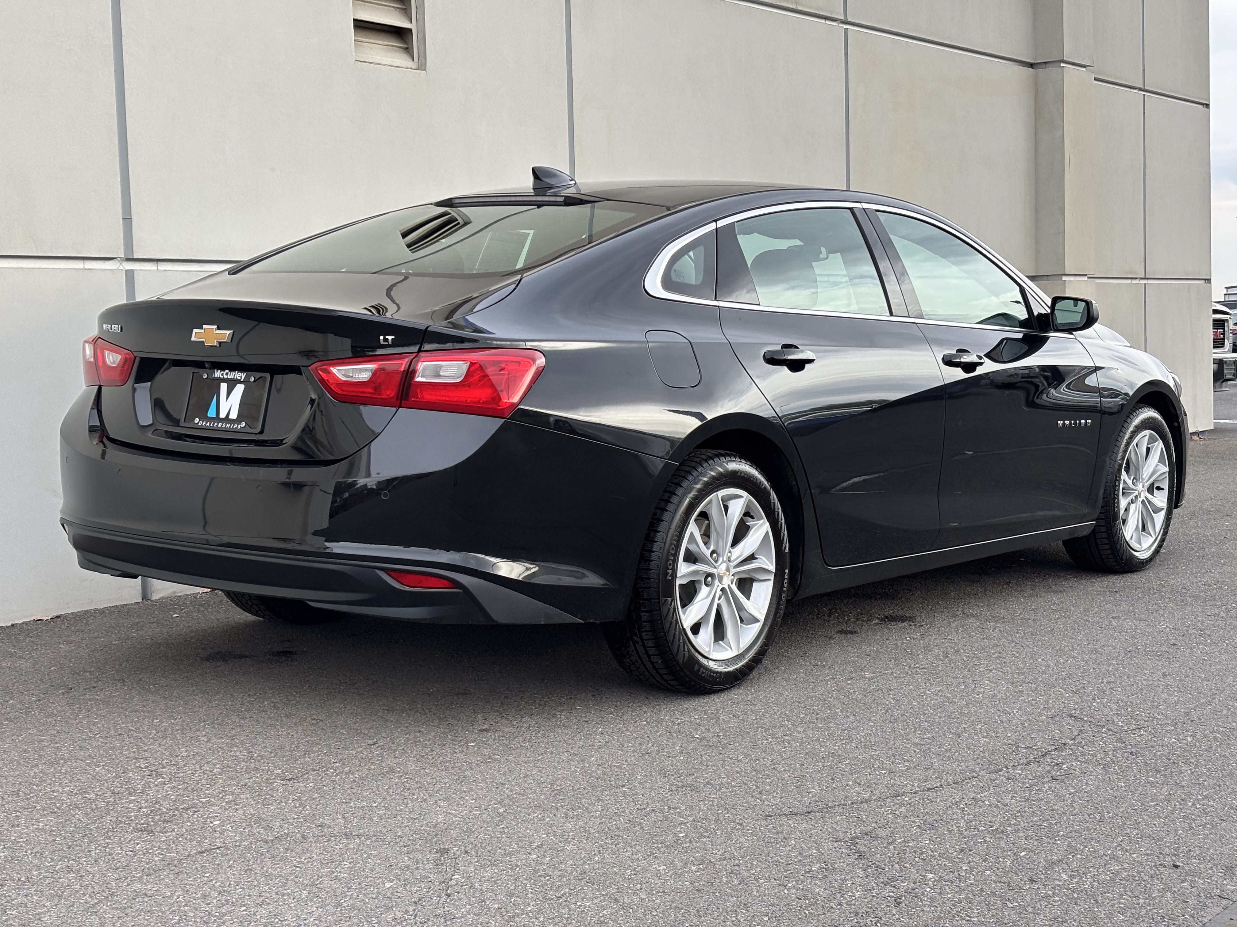 Used 2024 Chevrolet Malibu LT FWD image 3